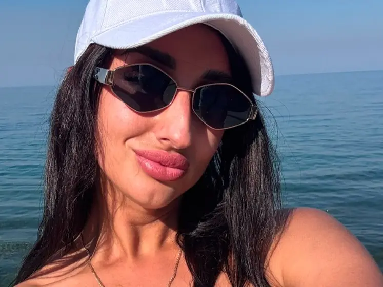 Adelina31 Profil Webcam en Direct