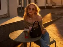 AliceWeiss Live Webcam