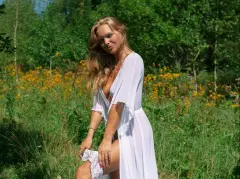 naomiblond Live Webcam